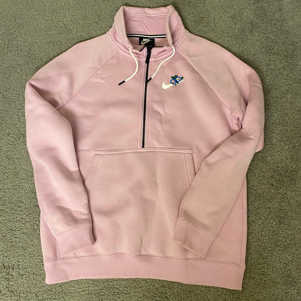 Women’s Nike sweatshirt